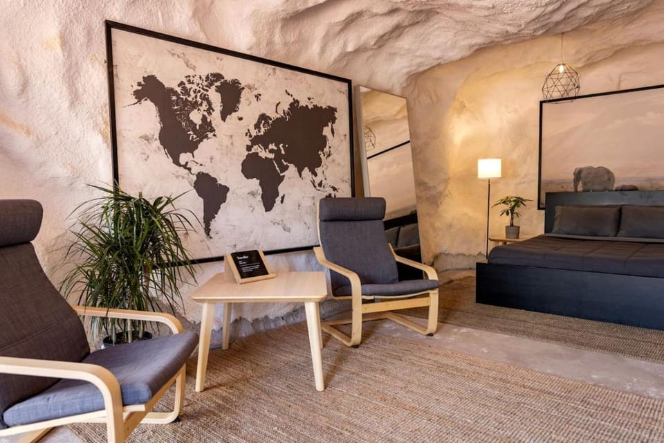 Dreamy Cave for Adventure Lovers with Incredible Night Sky Views and Close to Awesome Outdoor Activities in Moab, utah House in Moab