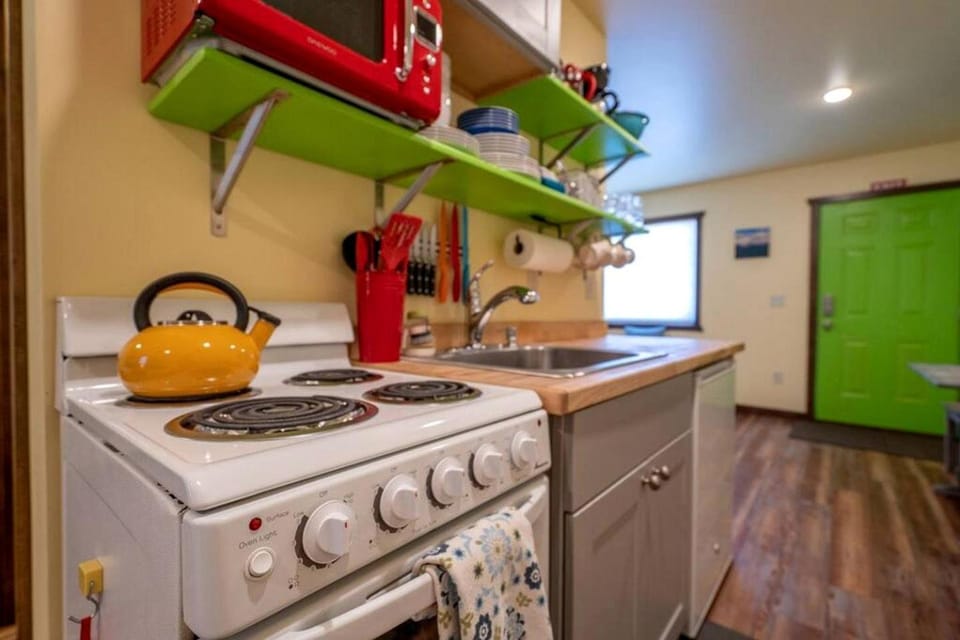 Cute Tiny Cabin near Yellowstone National Park for an Unforgettable Getaway in Emigrant, Montana Cabin in Emigrant