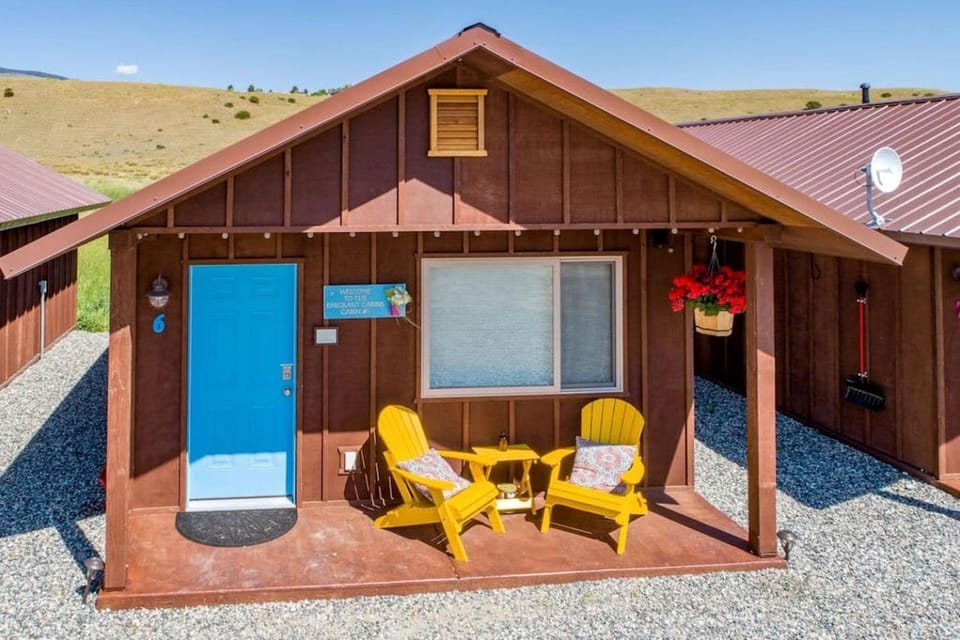 Lovely Tiny Cabin Close to Yellowstone with Incredible Mountain Views in Emigrant, Montana Cabin in Emigrant