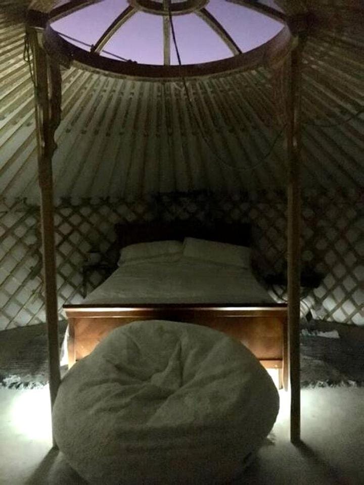 Picturesque Yurt Fantastic for Stargazing near Joshua Tree National Park, California Luxury tent in Twentynine Palms