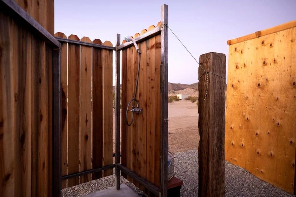 Family-Friendly Yurt for Stargazing near Joshua Tree National Park, California Luxury tent in Twentynine Palms