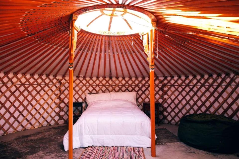 Relaxing Yurt Wonderful for Stargazing near Joshua Tree National Park, California Luxury tent in Twentynine Palms
