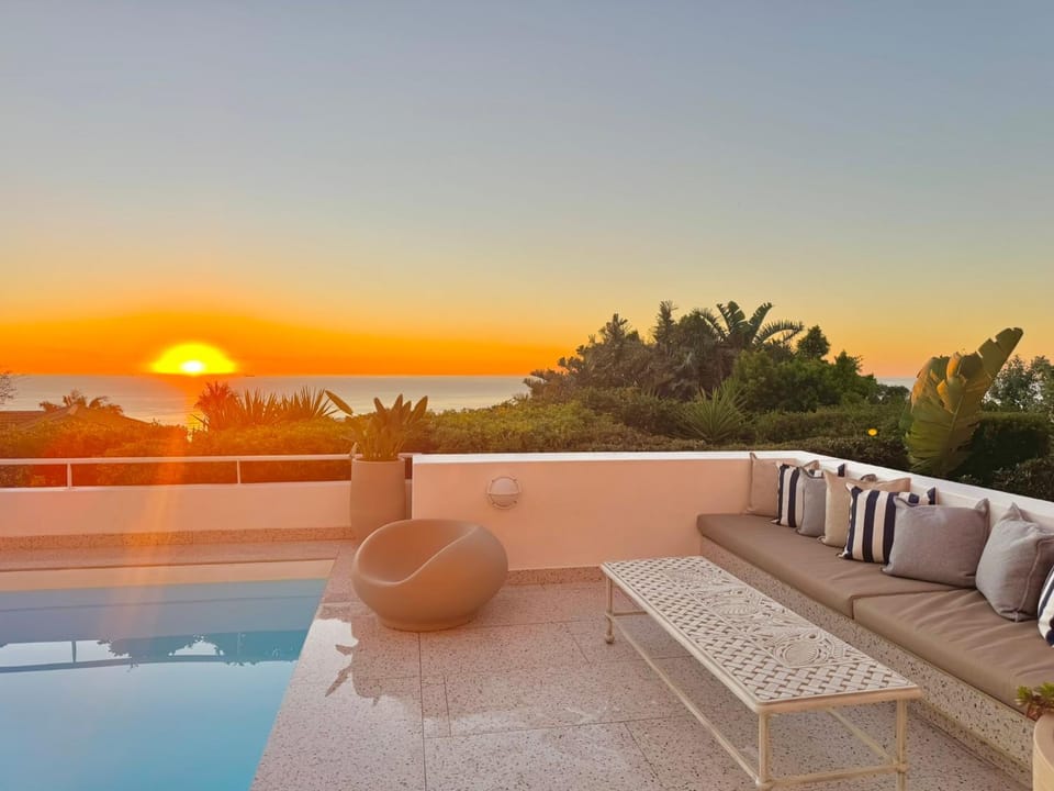 Patio, Natural landscape, View (from property/room), Balcony/Terrace, Seating area, Pool view, Sea view, Swimming pool, Sunset, sunbed