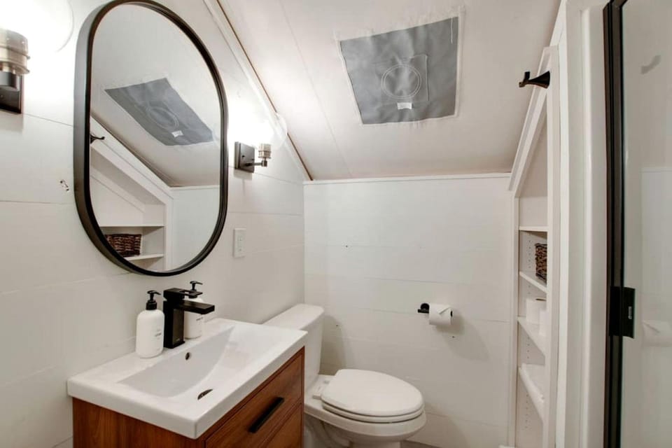 Luxury Glamping Tent with Jacuzzi on the Deck in Alabama Luxury tent in Grant