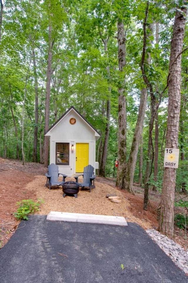 Luminous Tiny Cabin with Amazing Hiking Trails in Alabama Cabin in Grant