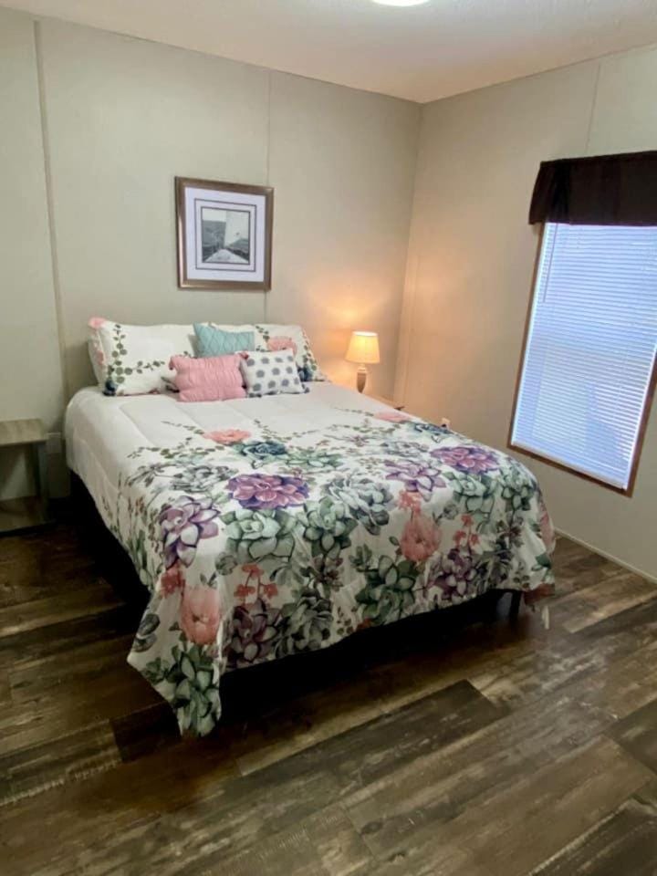 Unique Cottage Close to Fantastic Hiking Trails in Dunnellon, Florida House in Florida