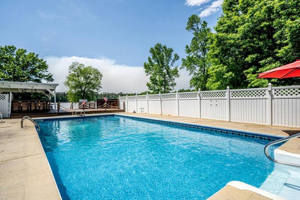 Ultimate Lakefront Cabin with Outdoor Pool in Georgia Cabin in Lake Sinclair