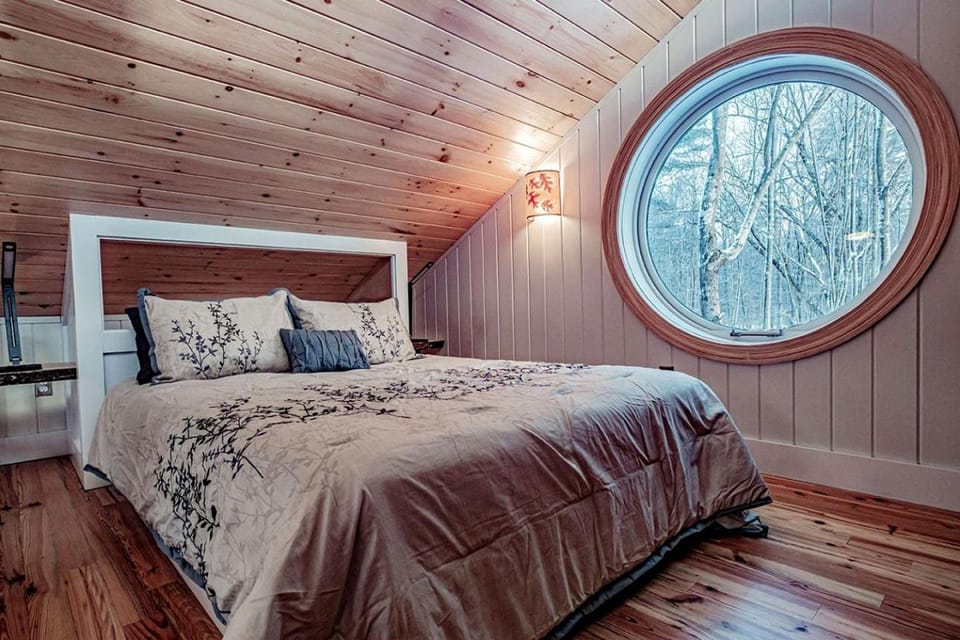 Luxury Year-round Treehouse in Sanford, ME House in Shapleigh