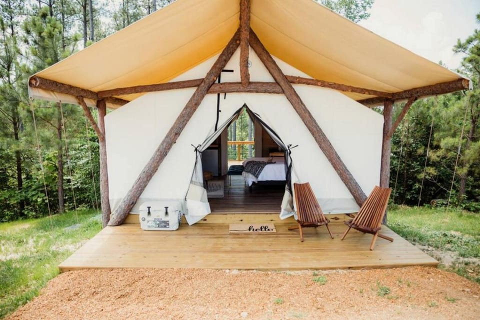 Amazing Luxurious Safari Tent with Sauna and Bath in Kentucky Luxury tent in Lake Barkley