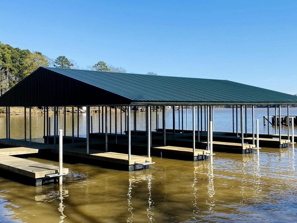 Incredible Lakefront Cabin for a Wonderful Family Adventure in Nature in Hemphill, Texas Cabin in Toledo Bend Reservoir