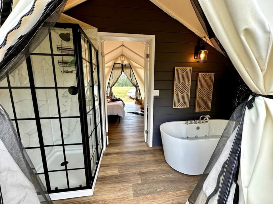 Gorgeous Safari Tent with Sauna Perfect for a Couple Retreat in Kentucky Luxury tent in Lake Barkley
