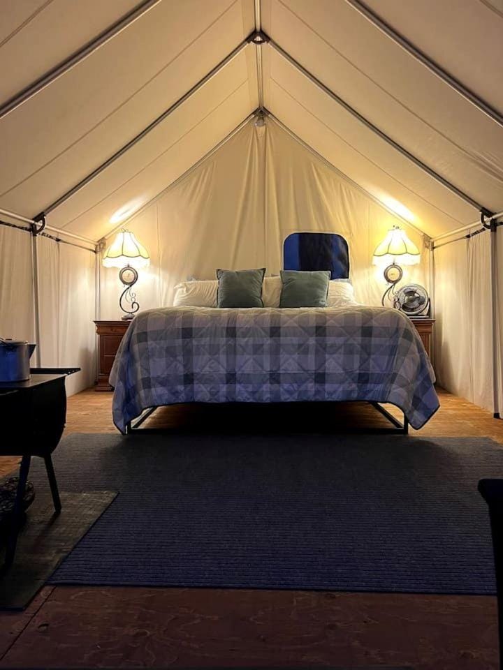 Incredible Tented Cabin with Fantastic Vistas in Conner, Montana Cabin in Salmon River