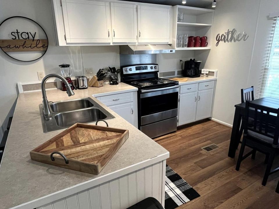 Amazing Vacation Rental in Sabine National Forest on Toledo Bend Lake for a Fantastic Family Escape in Hemphill, Texas House in Toledo Bend Reservoir