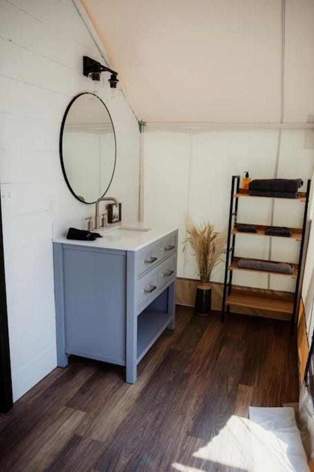 Amazing Safari Tent with Sauna, Fire Pit and Hot-tub in Cadiz, Kentucky Luxury tent in Lake Barkley