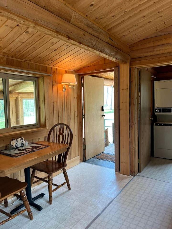 Amazing Log Cabin with Stunning Views in Conner, Montana Cabin in Salmon River