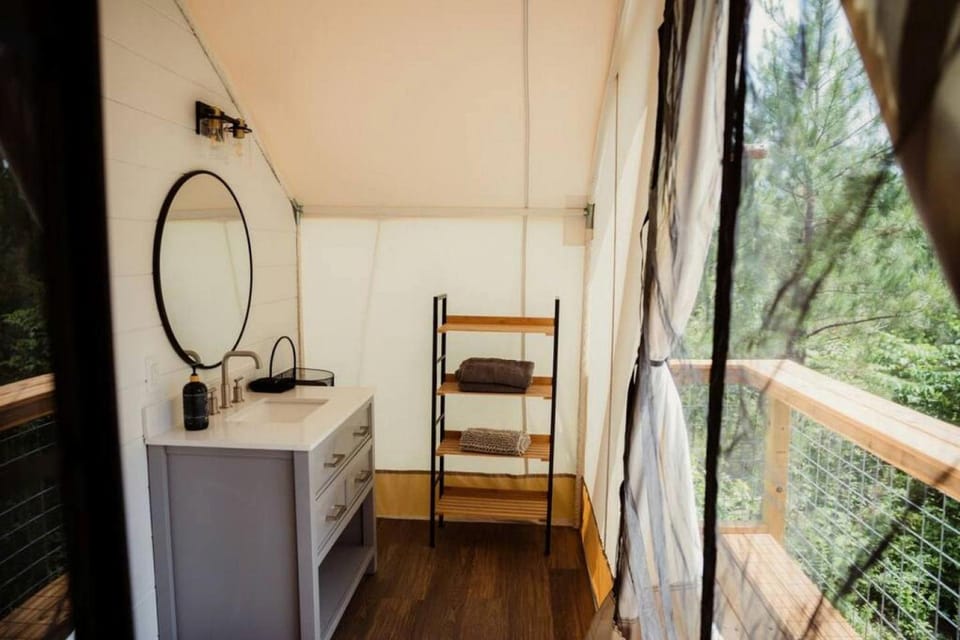 Deluxe Safari Tent with Indoor Jacuzzi in Kentucky Luxury tent in Lake Barkley