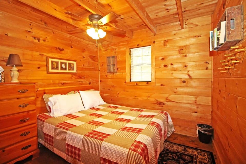 Lovely Copperhill Cabin Rental for a Tennessee Vacation Cabin in Tennessee