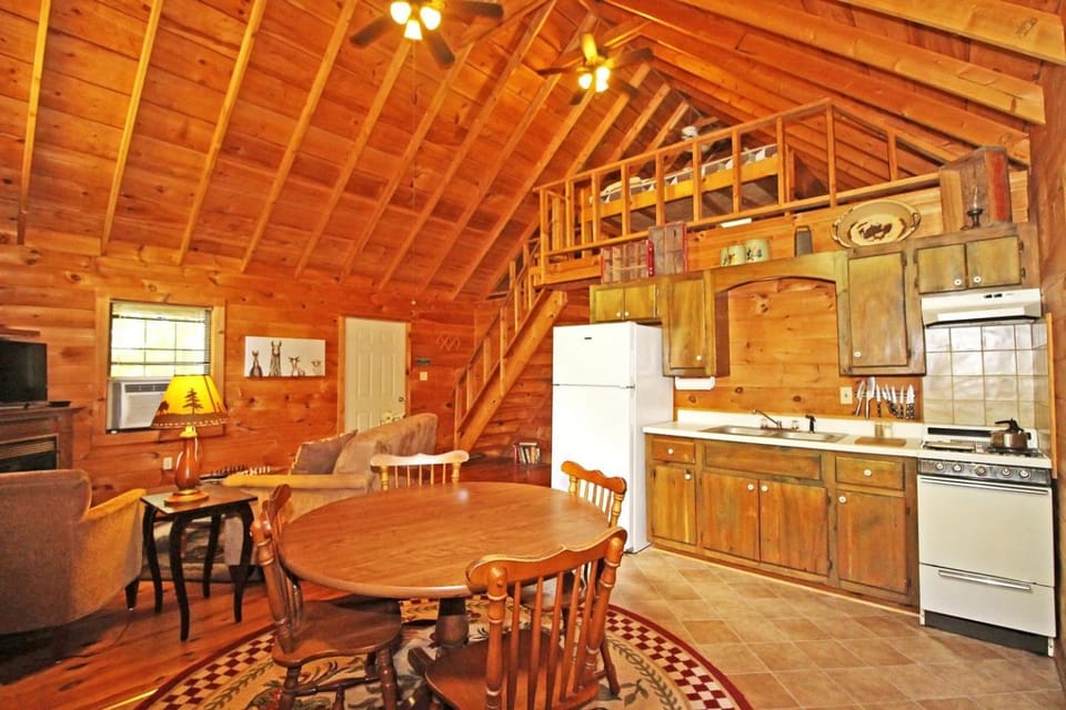 Lovely Copperhill Cabin Rental for a Tennessee Vacation Cabin in Tennessee