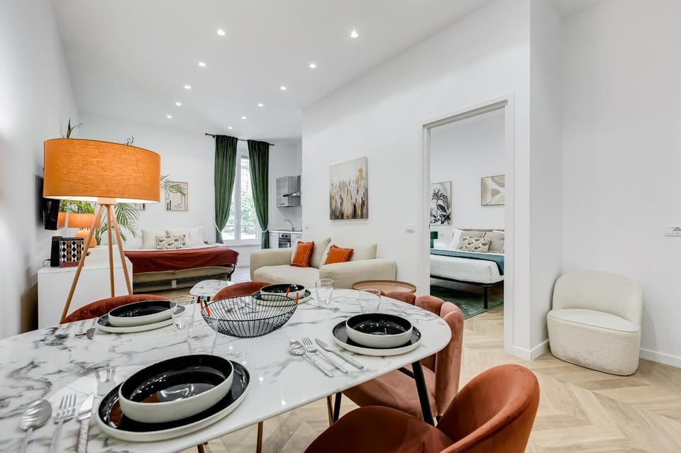 Living room, Dining area
