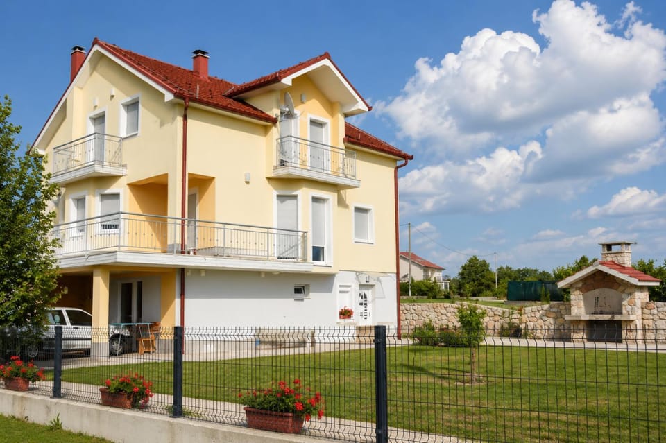 Property building, Garden