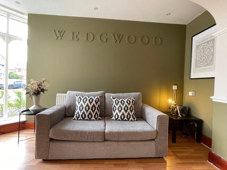 Wedgwood Hotel, Pier Room Hotel in Llandudno