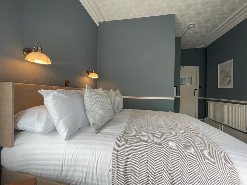 Wedgwood Hotel, Pier Room Hotel in Llandudno