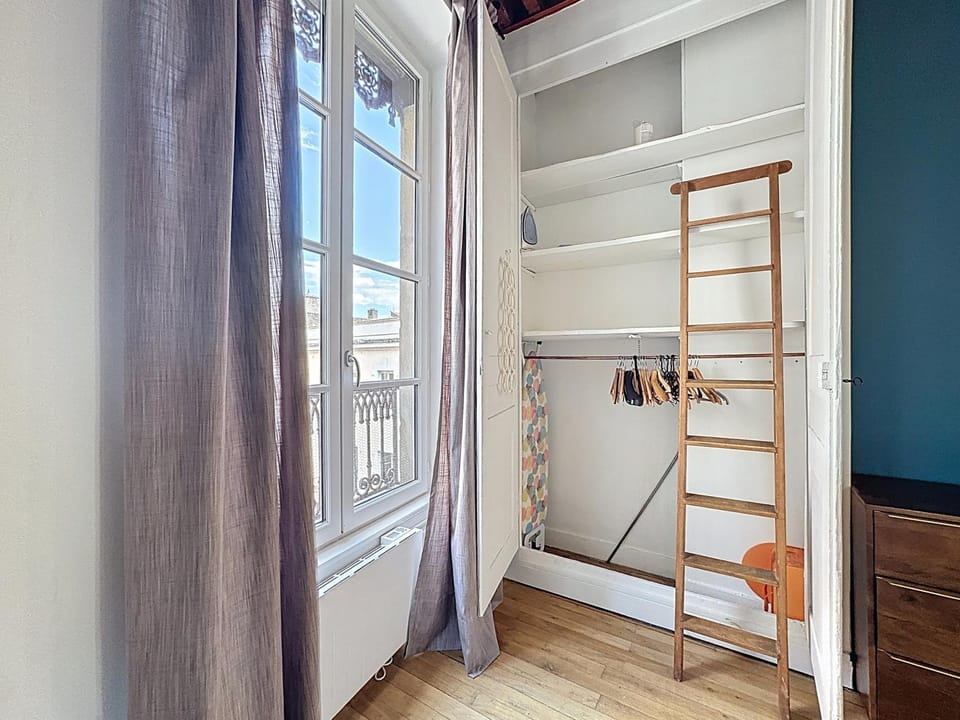 Bedroom, wardrobe