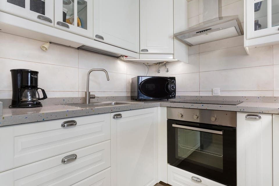 Kitchen or kitchenette, Living room