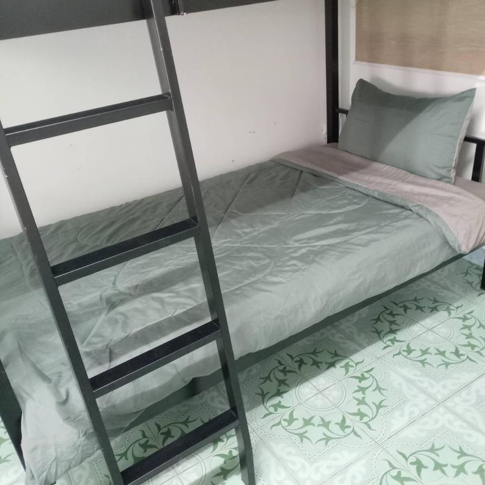 Bed, bunk bed