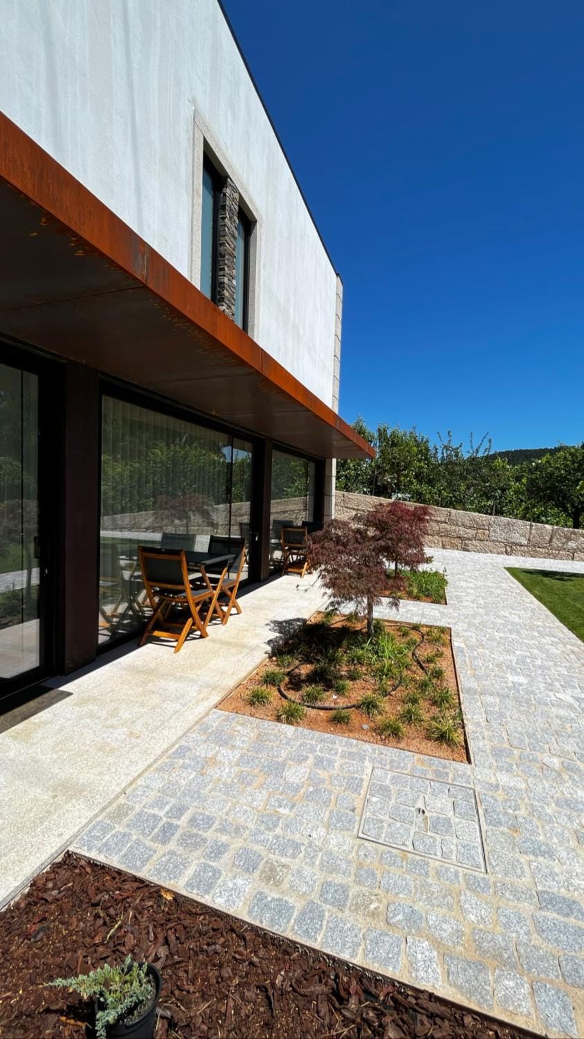 Property building, Day, Garden, Garden view