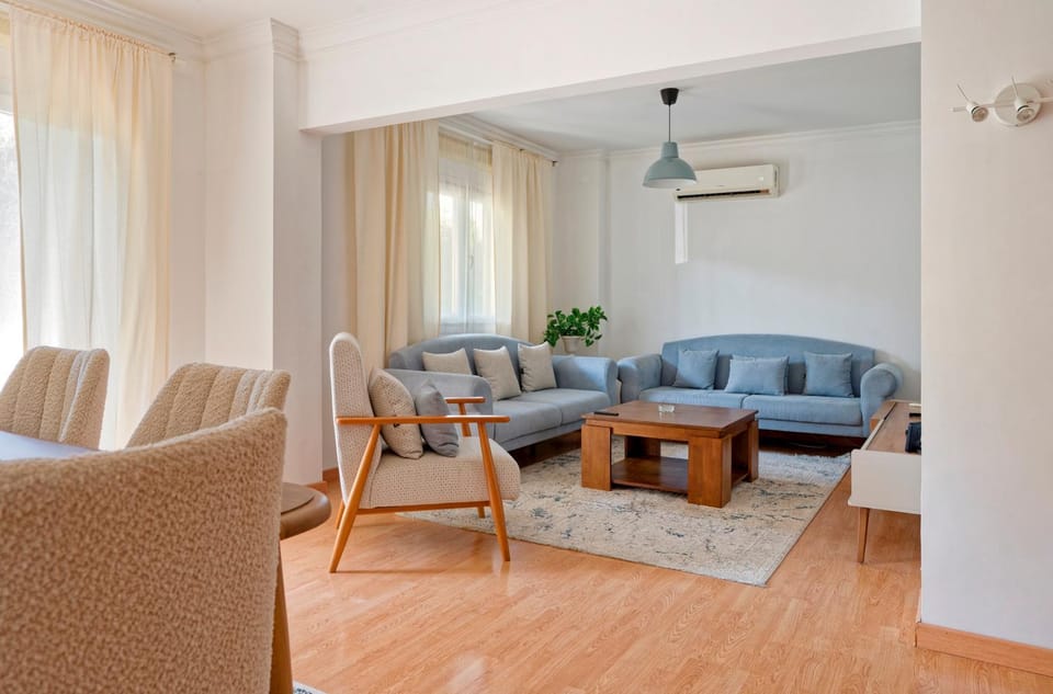 Living room, Seating area, Dining area