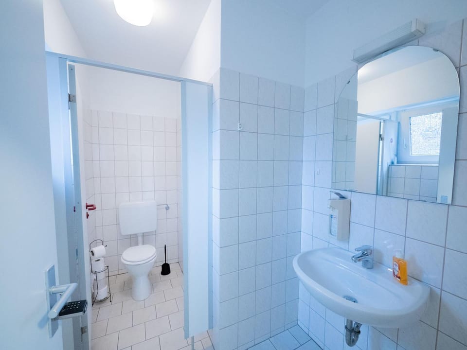 Monteurwohnung-in-Guelzow-fuer-bis-zu-7-Personen-mit-WLAN-Parkplatz-Gemeinschaftskueche-GWHE1301 Apartment in Schleswig-Holstein