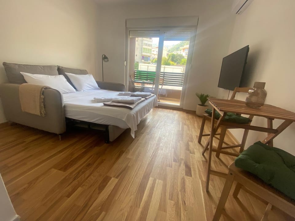 Stylish Studio IVSOLE Apartment in Budva