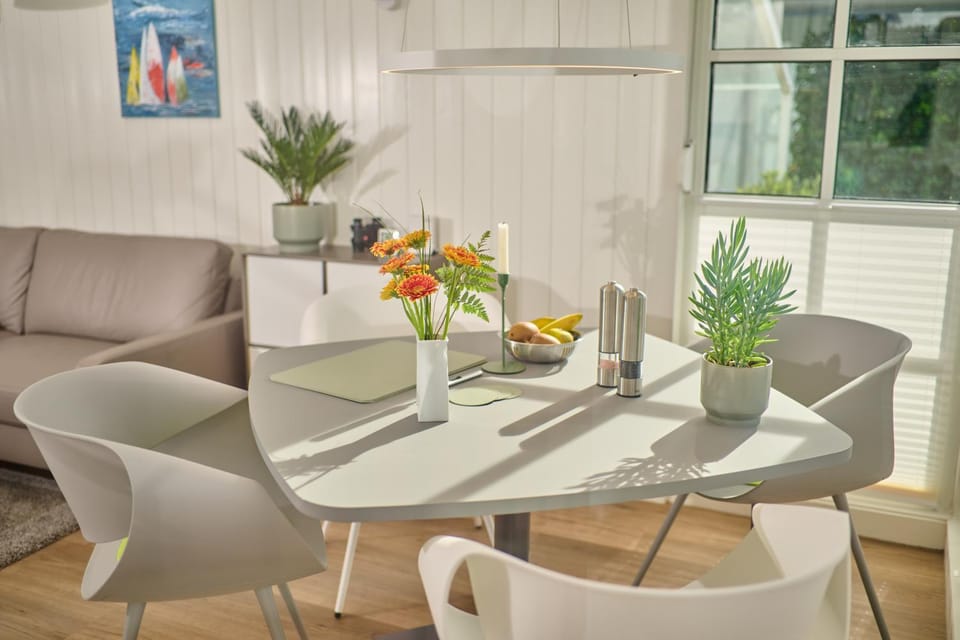 Summer, Dining area