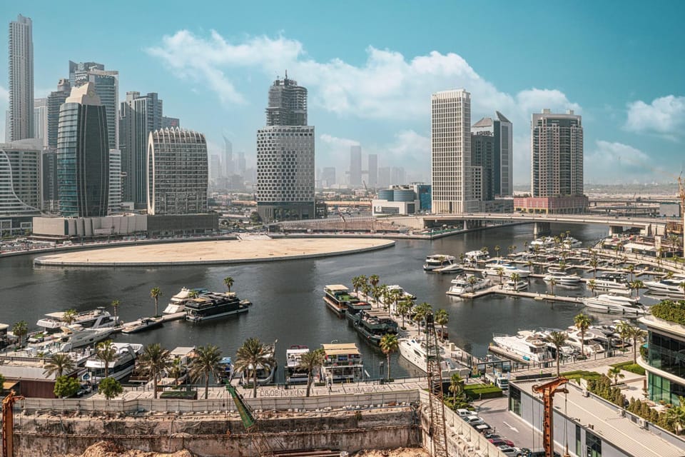 Property building, Nearby landmark, Day, Natural landscape, Lake view, River view, Sea view, Location
