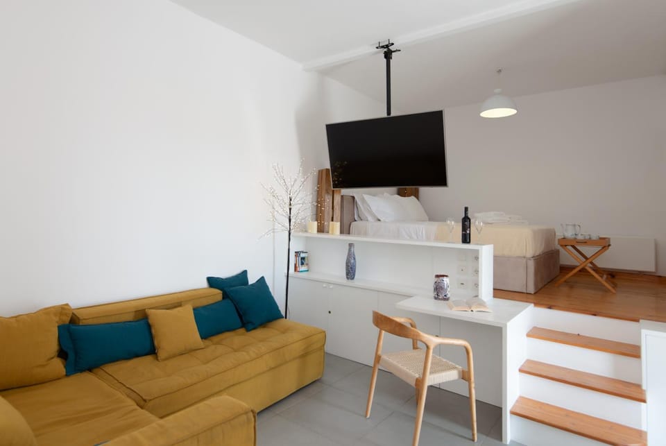 TV and multimedia, Living room, Seating area