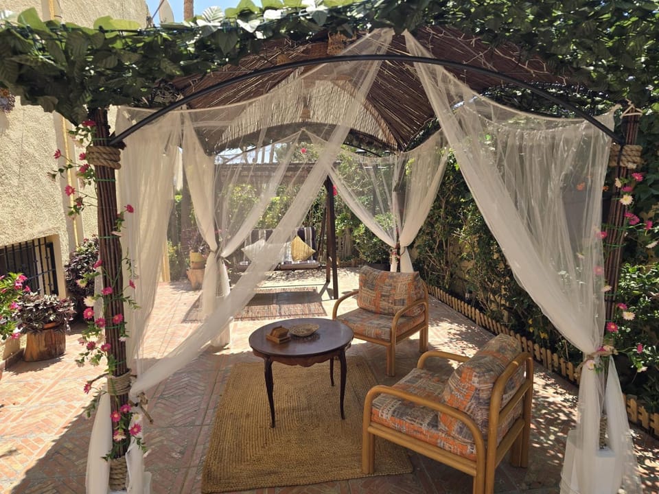 The Garden RA Floor Private Rooms, Pool, Garden Access Bed and Breakfast in Marina Baixa