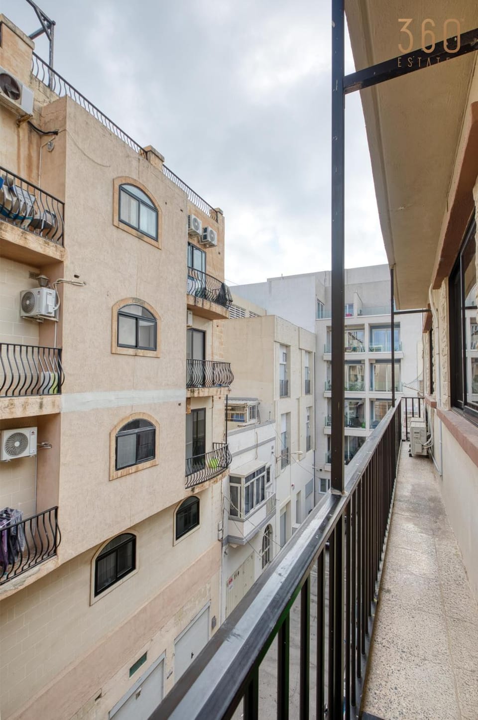 Property building, Patio, Day, Neighbourhood, View (from property/room), Balcony/Terrace, City view, Street view