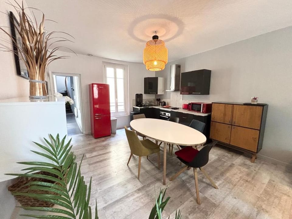 Communal lounge/ TV room, Kitchen or kitchenette