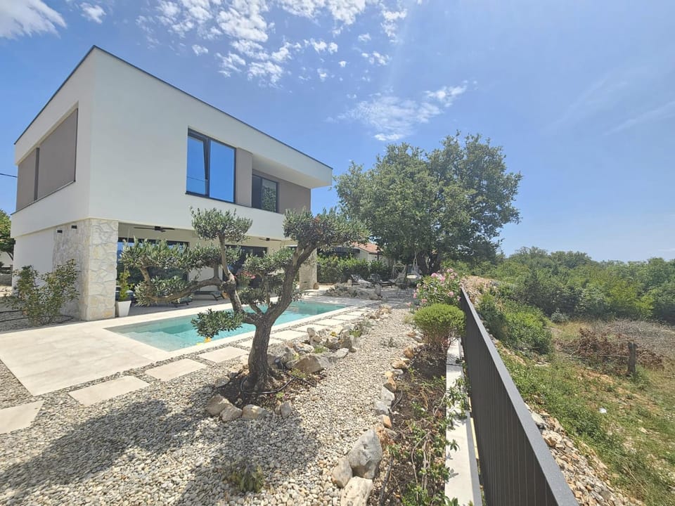 Garden, Pool view