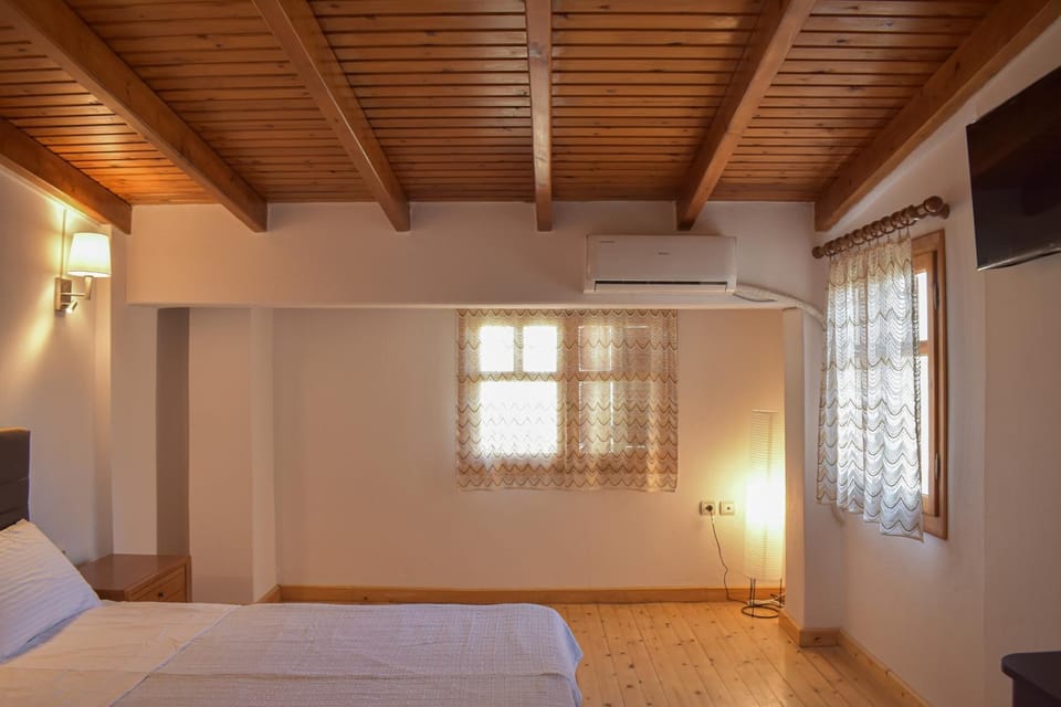 Bed, TV and multimedia, Photo of the whole room, Evening entertainment, Bedroom, air conditioner