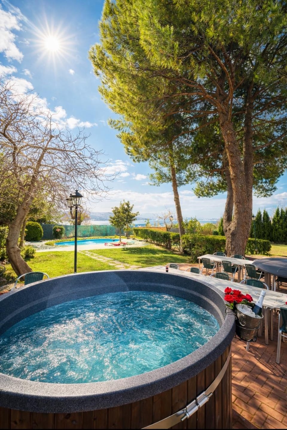 Hot Tub, Hot Tub