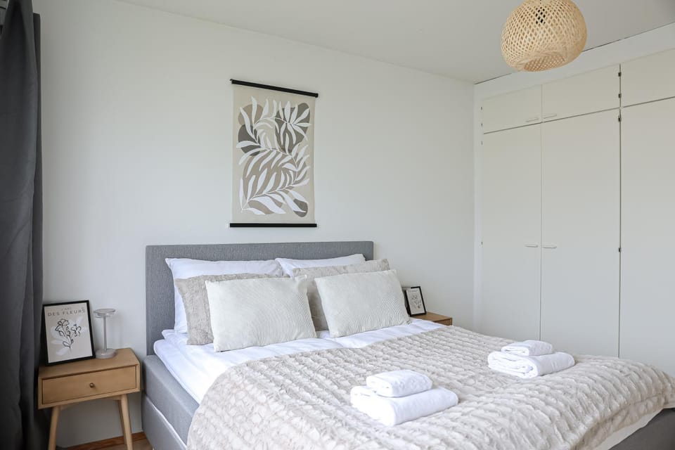 Bed, Photo of the whole room, Bedroom, wardrobe