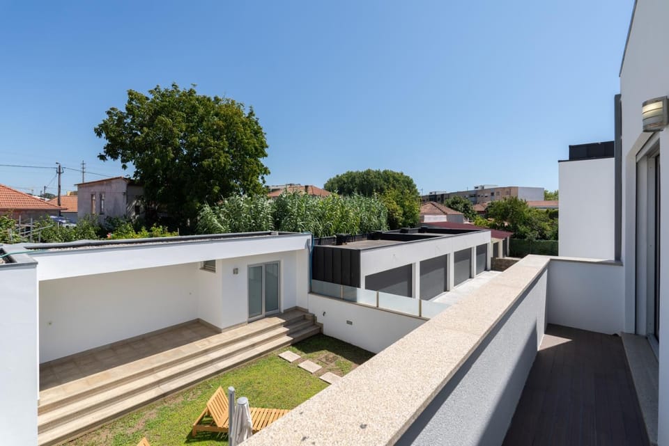 Property building, Balcony/Terrace
