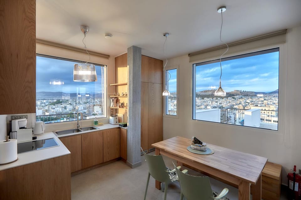 View (from property/room), View (from property/room), Kitchen or kitchenette, City view, City view, Landmark view, Landmark view, Sea view, Sea view, kitchen, kitchen