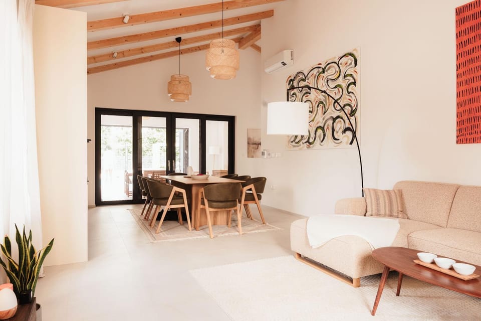 Living room, Dining area