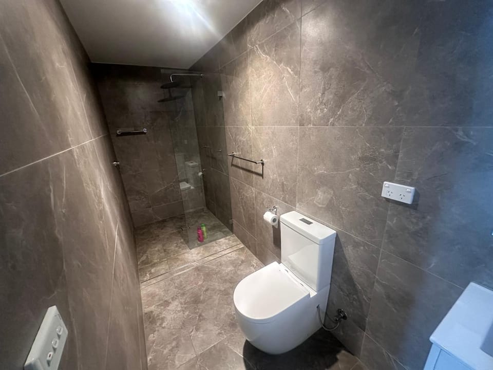 Cozy Queen Room in Modern Home! - OR3 Vacation rental in Sydney