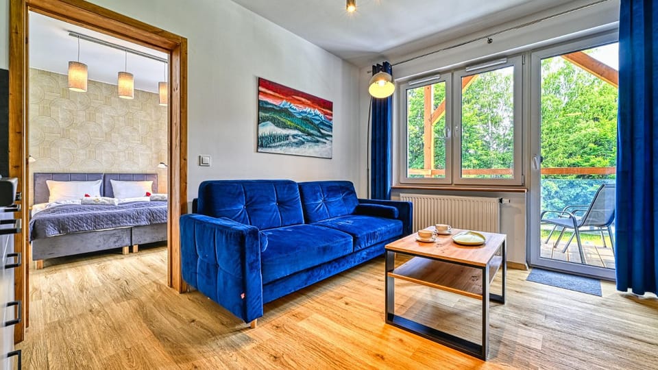 Bed, Seating area