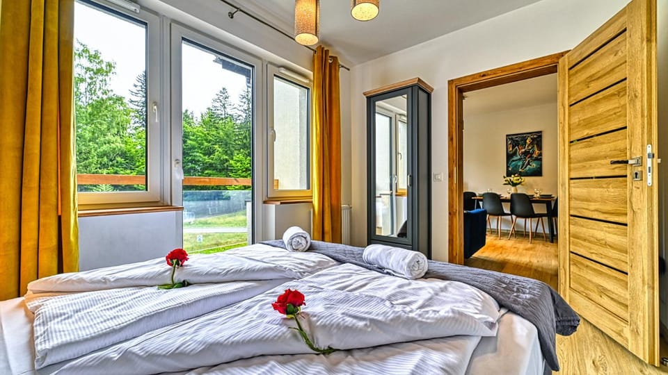 Bed, Bedroom, towels, wardrobe