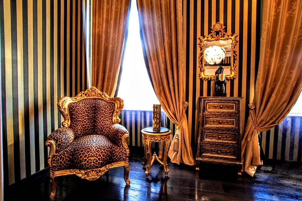 Seating area, Bedroom